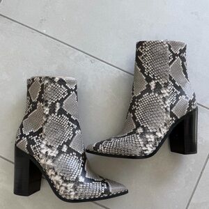 Aldo Black and Gray Patterned Ankle Boots